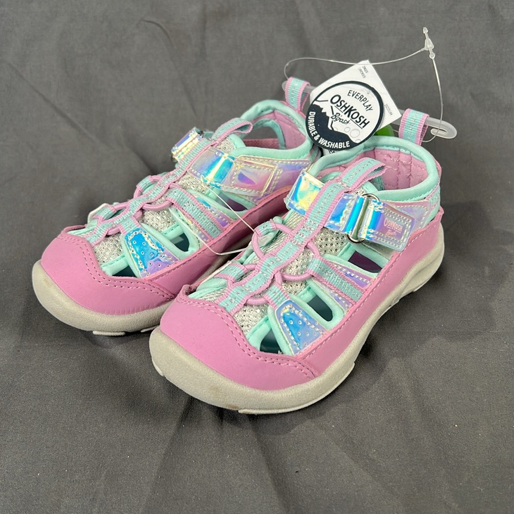 Brand New OshKosh B'Gosh "Everplay" Girl's/Toddler Bump-Toe Sandals.